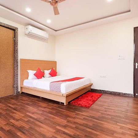 Oyo 61050 S S K Continental Hotel Juhi Bari Exterior photo