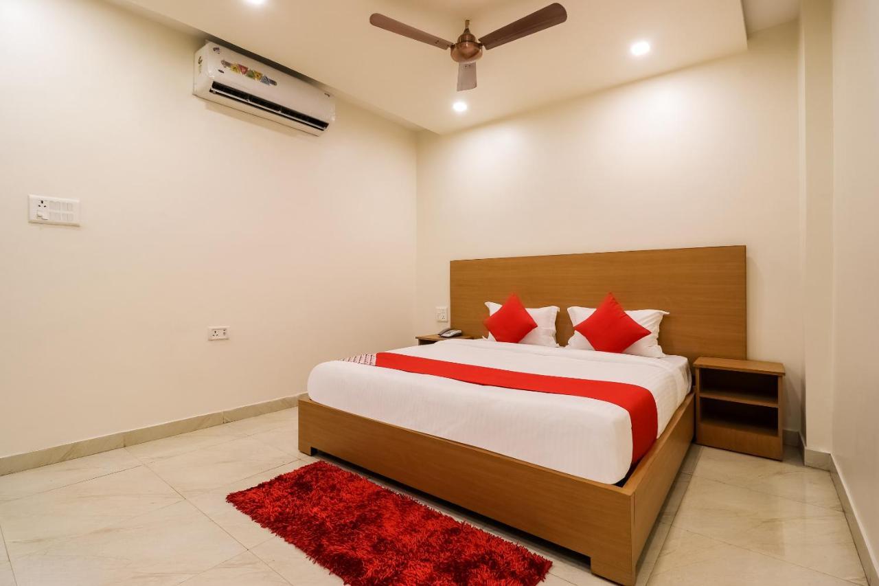Oyo 61050 S S K Continental Hotel Juhi Bari Exterior photo